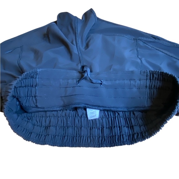 Lululemon Black Hotty Hot Shorts Women’s Size 4 - Picture 3 of 10